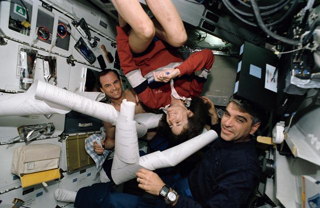 NASA image: STS-59 red shift crew on Endeavour's middeck