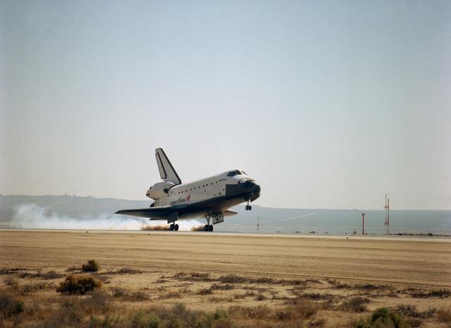 NASA image: Landing of STS-59 Shuttle Endeavour at Edwards Air Force Base