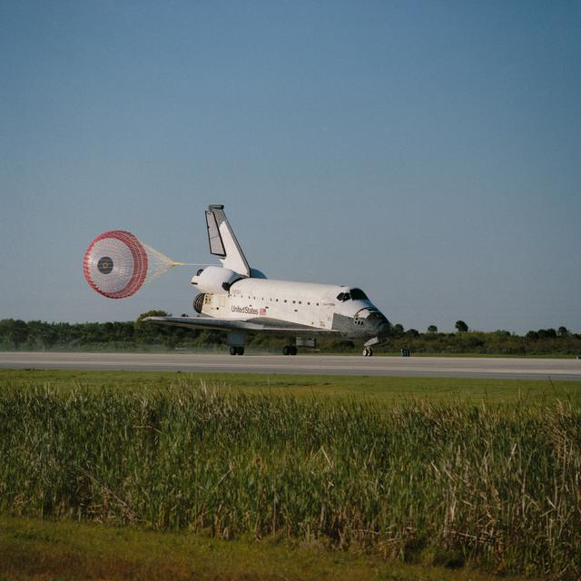 NASA image: Landing of the STS-62 Space Shuttle Columbia at Kennedy Space Center