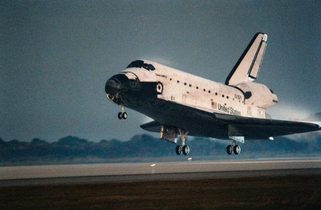 NASA image: Landing of STS-63 Discovery at KSC