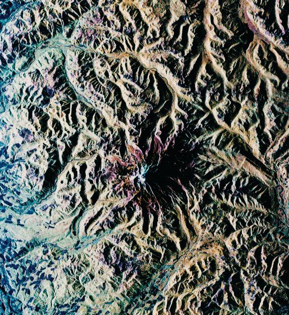 NASA image: STS-68 radar image: Mt. Rainier, Washington