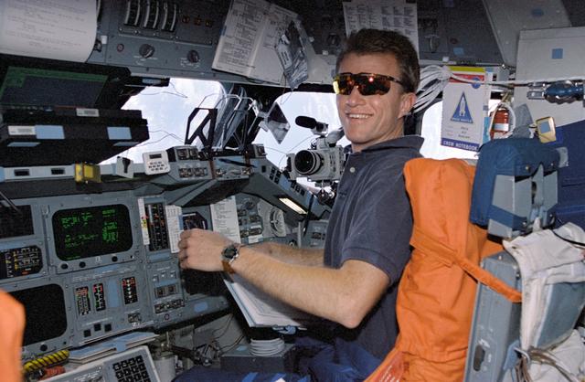 NASA image: Crew procedures and preparations for rendezvous