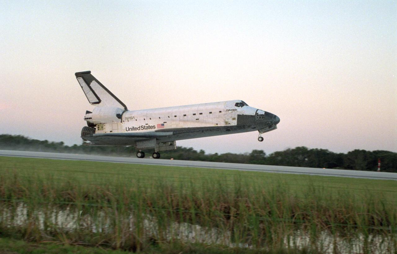 STS073-S-047 (5 November 1995) --- The Space Shuttle Columbia makes its 18th landing, this time at the Shuttle Landing Facility in Florida - site of the majority of its more recent finishes.  Landing occurred at 6:48 a.m. (EST), November 5, 1995.  Onboard were five NASA astronauts and two guest researchers who had spent almost 16 full days in space in support of the U.S. Microgravity Laboratory (USML-2) mission.