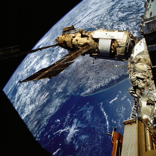NASA image: Mir Space Station survey views taken during STS-76 mission