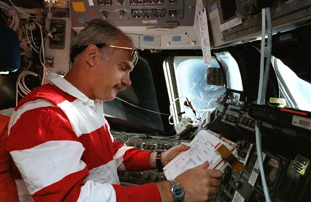 NASA image: STS-79 crew on flight deck during rendezvous with Mir