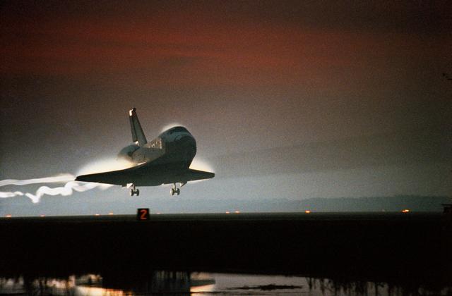 NASA image: STS-80 Columbia, OV-102, lands at KSC's Shuttle Landing Facility