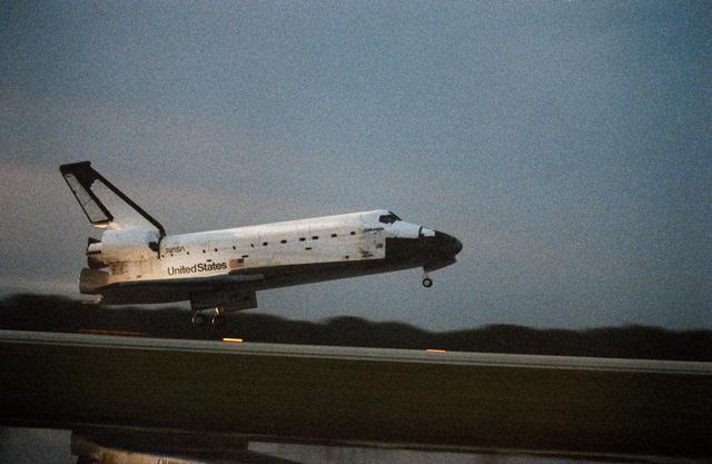 NASA image: STS-80 Columbia, OV-102, lands at KSC's Shuttle Landing Facility