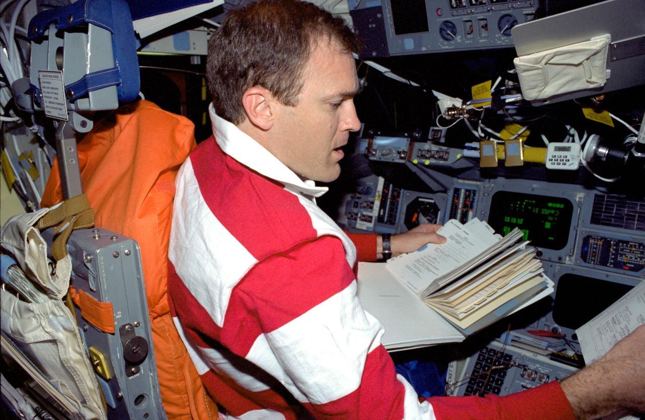 STS083-450-012 (4-8 April 1997) --- Astronaut James D. Halsell, Jr., commander, mans the commander's station aboard the Space Shuttle Columbia. Designed as a 16-day Microgravity Science Laboratory 1 (MSL-1) mission, the flight was cut short when one of three fuel cells did not function properly.