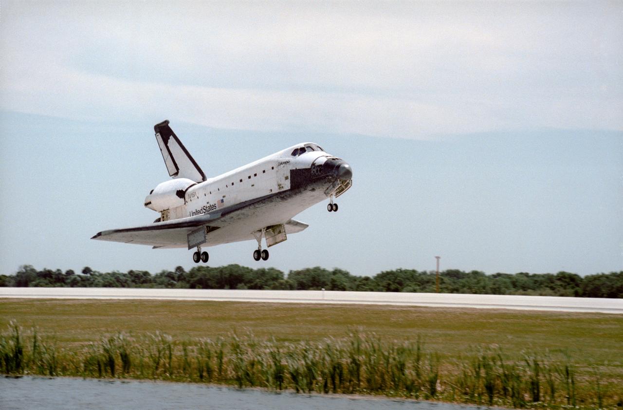 STS083-S-009 (8 April 1997) --- The Space Shuttle Columbia nears touchdown on the Shuttle Landing Facility (SLF) runway at the Kennedy Space Center (KSC), after completing almost four days of a scheduled 16-day mission in Earth-orbit.  A problem with one of three fuel cells led to an early landing for the seven-member Microgravity Science Laboratory 1 (MSL-1) crew.  Touchdown occurred at 1:33:11 p.m. (EDT), April 8, 1997.  Onboard Columbia were James D. Halsell, Jr., Susan L. Still, Janice E. Voss, Donald A. Thomas, Michael L. Gernhardt, Roger K. Crouch and Gregory T. Linteris.