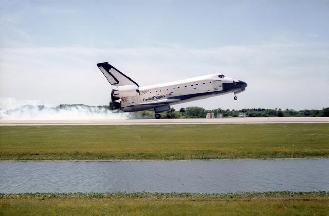 NASA image: STS-83 landing views