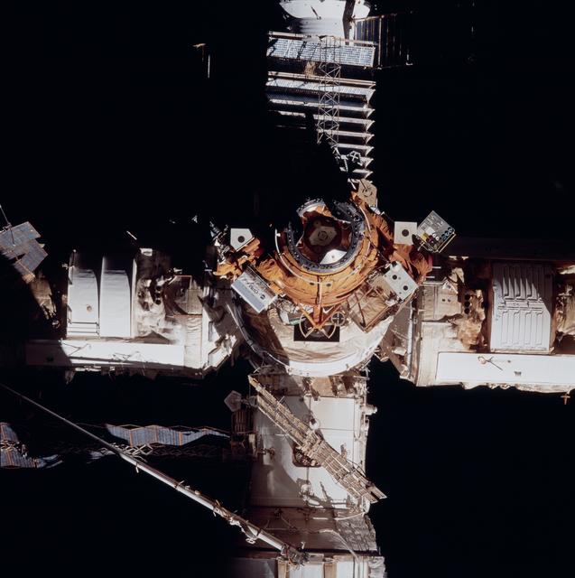 NASA image: Mir survey just before docking