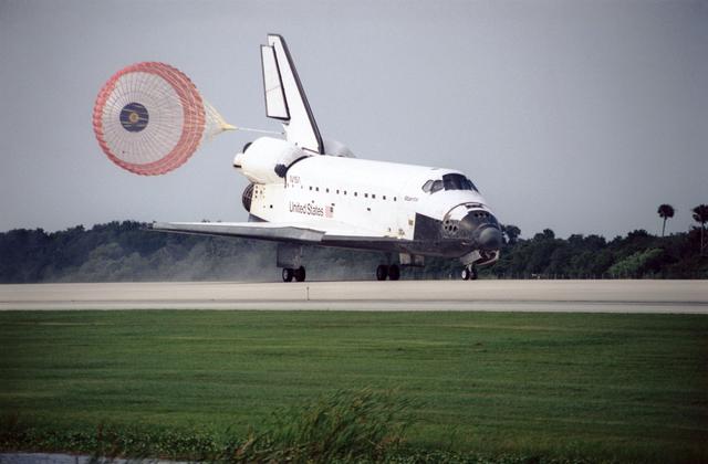 NASA image: STS-84 Atlantis OV-104 landing