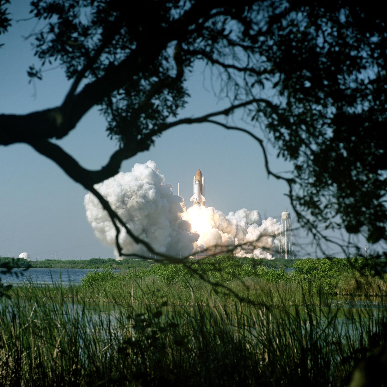 STS095-S-008 (29 Oct. 1998) --- The space shuttle Discovery lifts off Launch Pad 39B to begin a nine-day mission in Earth-orbit. Launch was at 2:19 p.m. (EST), Oct. 29, 1998. Onboard were Curtis L. Brown Jr., Steven W. Lindsey, Scott F. Parazynski, Steven K. Robinson, Pedro Duque, United States Senator John H. Glenn Jr. and Chiaki Naito-Mukai. Duque is a mission specialist representing the European Space Agency (ESA) and Mukai is a payload specialist representing Japan's National Space Development Agency (NASDA). Glenn, making his second spaceflight but his first in 36 years, joins Mukai as a payload specialist on the mission. Photo credit: NASA