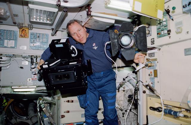 MS Jones in Zvezda SM with the IMAX Camera