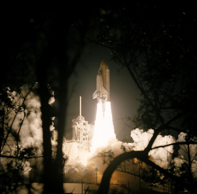 NASA image: sts103-s-008