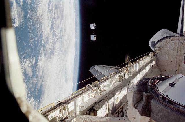 View of Endeavour's STBD longeron and MEPSI deploy during STS-113