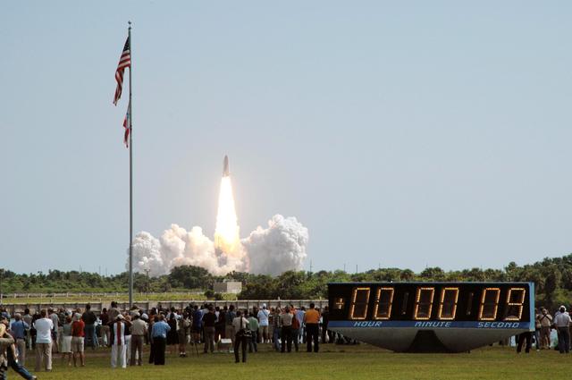 NASA image: STS-114 launch at KSC