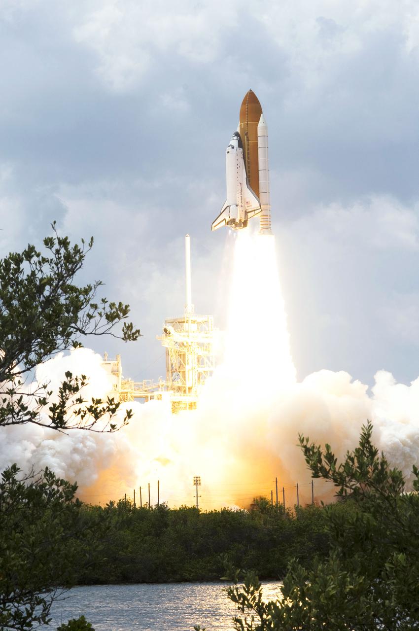 STS125-S-027 (11 May 2009) --- Space Shuttle Atlantis and its seven-member STS-125 crew head toward Earth orbit and rendezvous with NASA?s Hubble Space Telescope. Liftoff was on time at 2:01 p.m. (EDT) on May 11, 2009 from launch pad 39A at NASA's Kennedy Space Center. Onboard are astronauts Scott Altman, commander; Gregory C. Johnson, pilot; Michael Good, Megan McArthur, John Grunsfeld, Mike Massimino and Andrew Feustel, all mission specialists. Atlantis' 11-day flight will include five spacewalks to refurbish and upgrade the telescope with state-of-the-art science instruments that will expand Hubble's capabilities and extend its operational lifespan through at least 2014. The payload includes Wide Field Camera 3, fine guidance sensor and the Cosmic Origins Spectrograph.