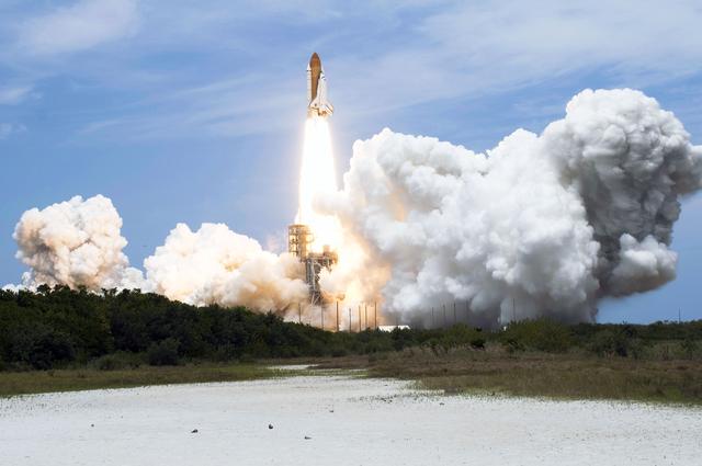 NASA image: Launch of Space Shuttle Atlantis / STS-125 Mission