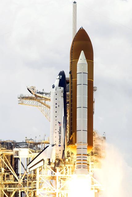 NASA image: Launch of Space Shuttle Atlantis / STS-125 Mission