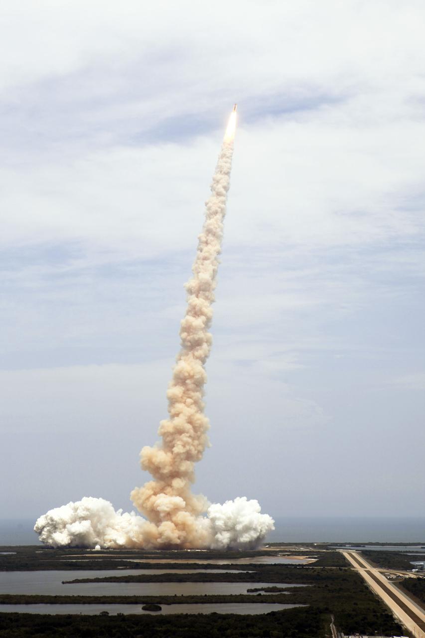 STS125-S-049 (11 May 2009) --- Space Shuttle Atlantis and its seven-member STS-125 crew head toward Earth orbit and rendezvous with NASA?s Hubble Space Telescope. Liftoff was on time at 2:01 p.m. (EDT) on May 11, 2009 from launch pad 39A at NASA's Kennedy Space Center. Onboard are astronauts Scott Altman, commander; Gregory C. Johnson, pilot; Michael Good, Megan McArthur, John Grunsfeld, Mike Massimino and Andrew Feustel, all mission specialists. Atlantis' 11-day flight will include five spacewalks to refurbish and upgrade the telescope with state-of-the-art science instruments that will expand Hubble's capabilities and extend its operational lifespan through at least 2014. The payload includes Wide Field Camera 3, fine guidance sensor and the Cosmic Origins Spectrograph.