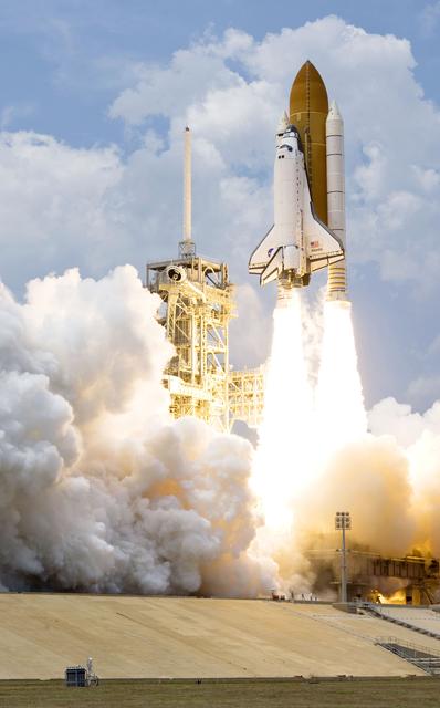 NASA image: Launch of Space Shuttle Atlantis / STS-125 Mission