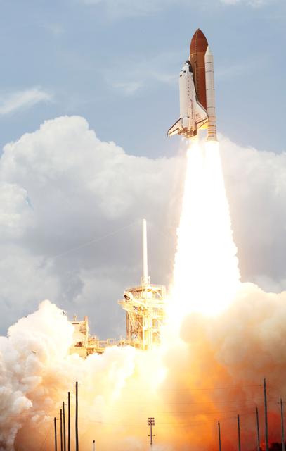 NASA image: Launch of Space Shuttle Atlantis / STS-125 Mission