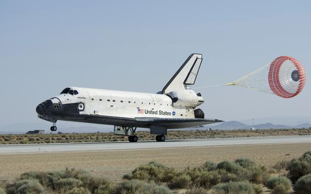 NASA image: Landing of Space Shuttle Atlantis / STS-125 Mission