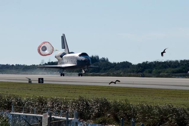 NASA image: Space Shuttle Atlantis Landing / STS-129 Mission