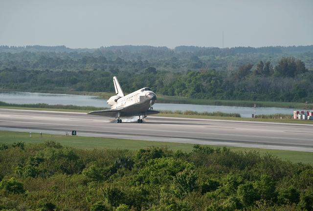 Discovery STS-131 Mission Landing