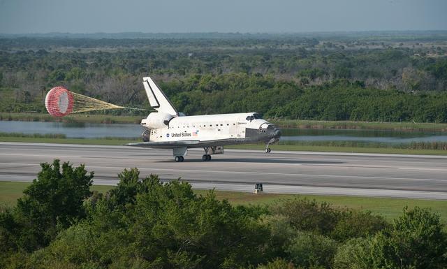 Discovery STS-131 Mission Landing