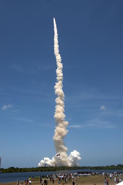 NASA image: sts132-s-011