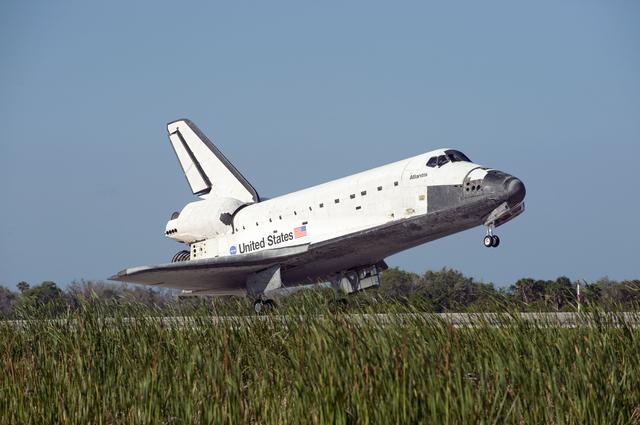 NASA image: STS-132 Space Shuttle Atlantis Landing