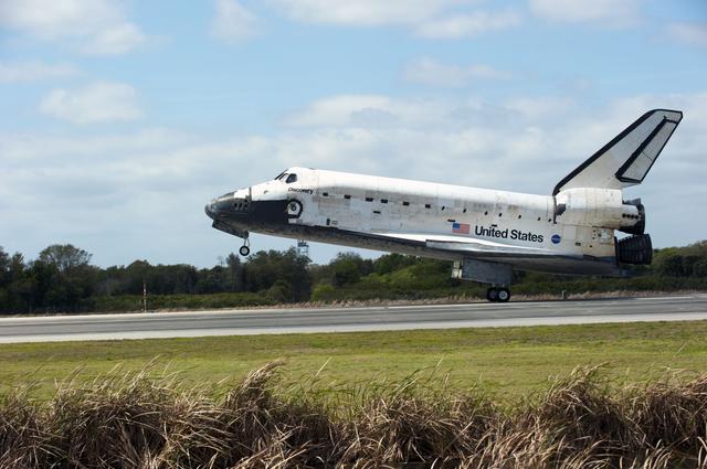 NASA image: STS-133 landing at KSC