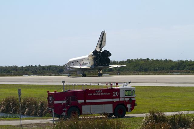 NASA image: STS-133 landing at KSC