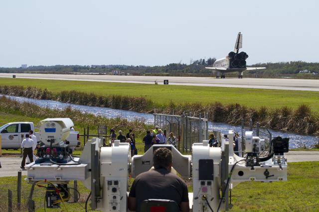 NASA image: STS-133 landing at KSC