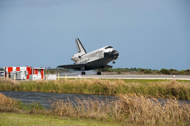 NASA image: STS-133 landing at KSC