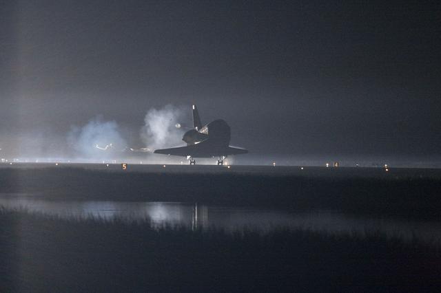 NASA image: Final Landing of the Space Shuttle Endeavour / STS-134 Mission