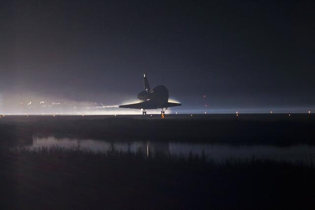 NASA image: The Final Landing of STS-135 Atlantis