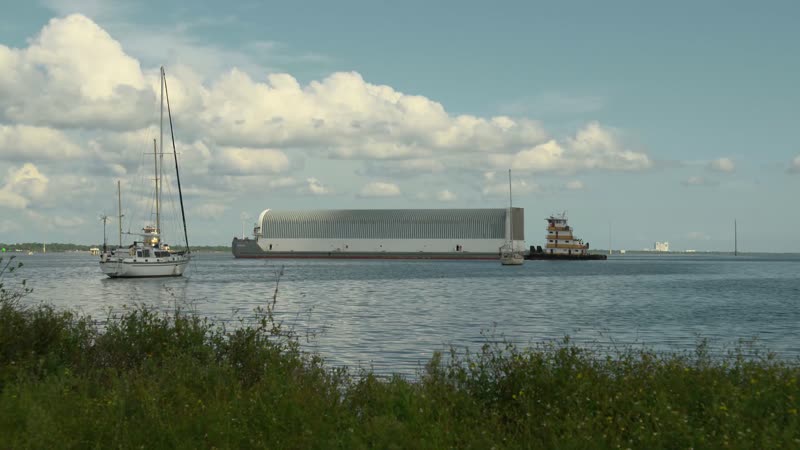 SLS Core Stage Pathfinder Barge Approaches KSC