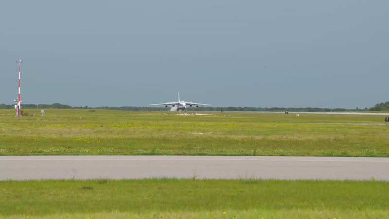 Mars 2020 ULA Booster Arrival & Offload