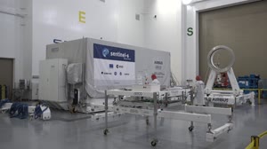 Sentinel-6 Spacecraft Removal from Container, Lift to MPT