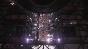 Artemis I RH Center Aft Segment Stacking - TIMELAPSE