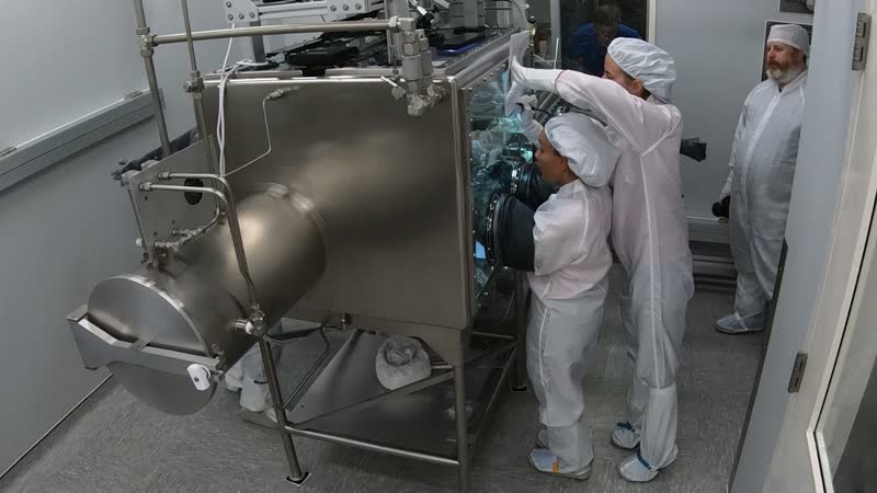 NASA Scientists Open One of the Last Sealed Apollo 17 Moon Samples